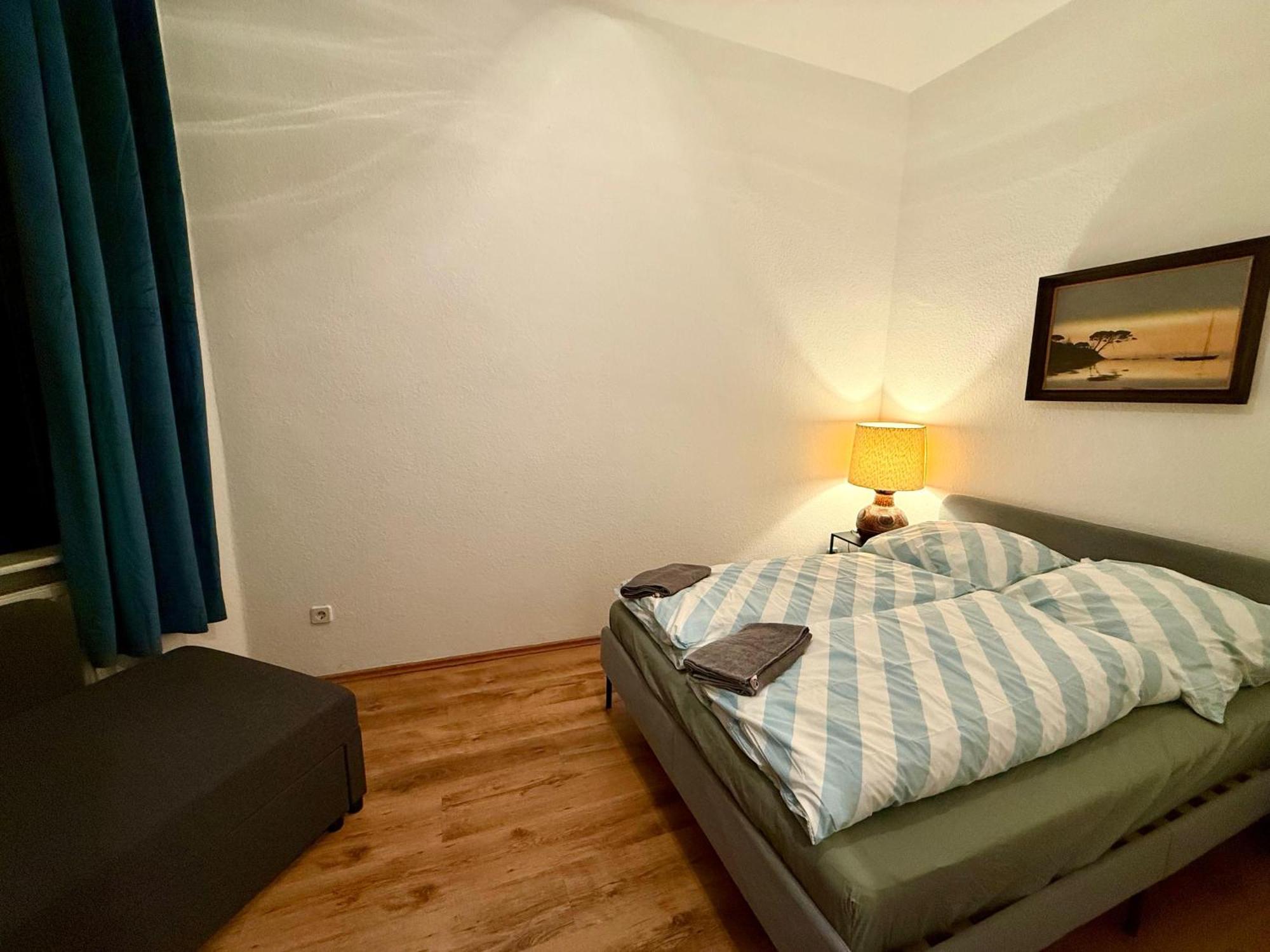 Wu Flats Apartment Вупертал Екстериор снимка